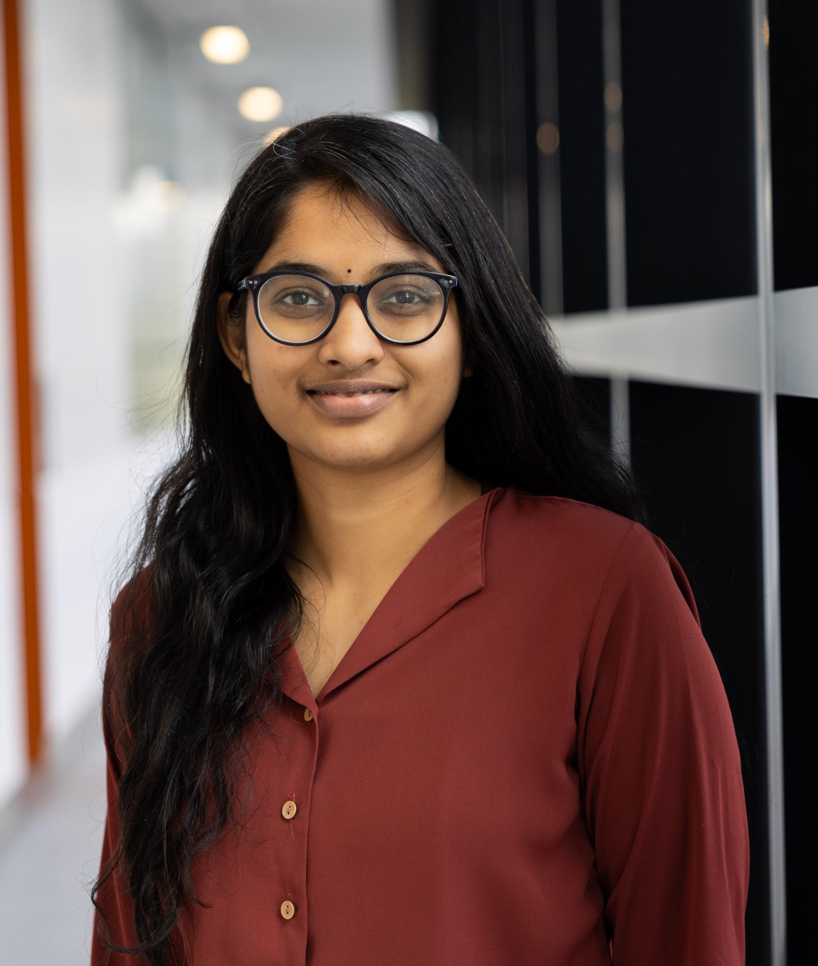 Headshot of Sahithi Thotakura.